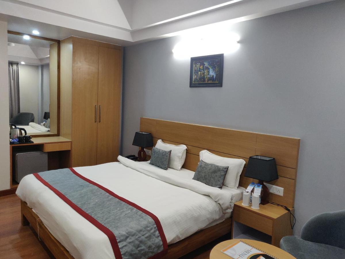 Hotel Sarvin لاكناو المظهر الخارجي الصورة