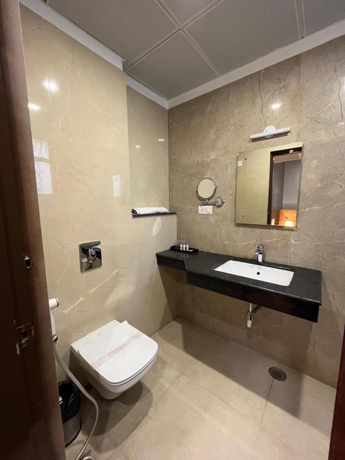 Hotel Sarvin لاكناو المظهر الخارجي الصورة